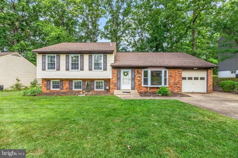 Photo of 15786 Crocus Lane, DUMFRIES, VA 22025 (MLS # VAPW2123952)