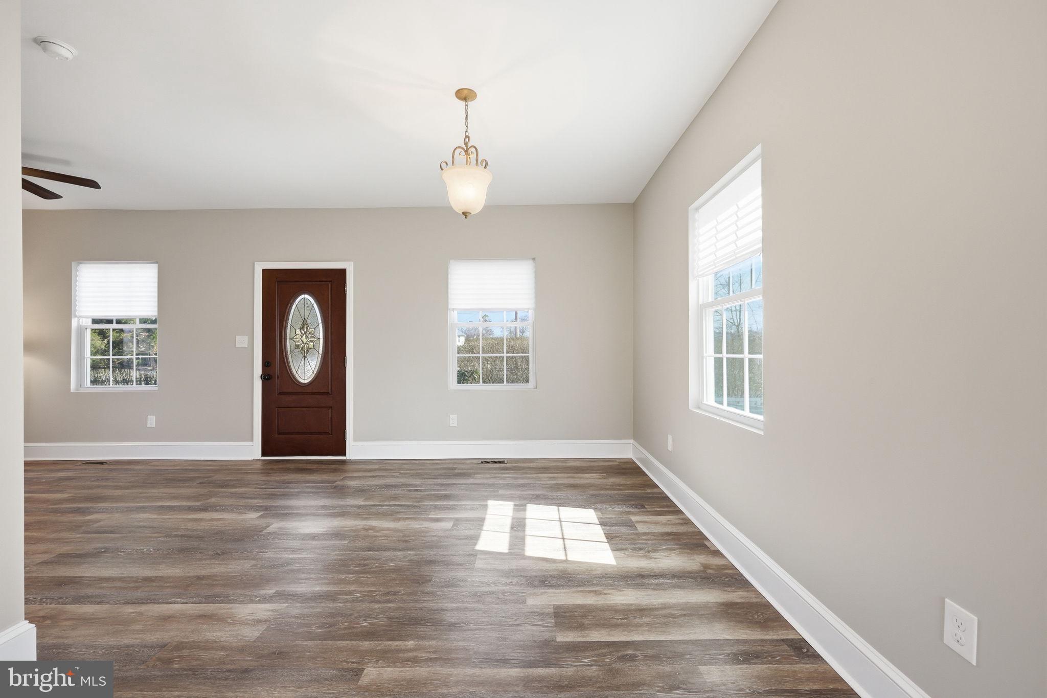 16 HEIGHTS AVENUE