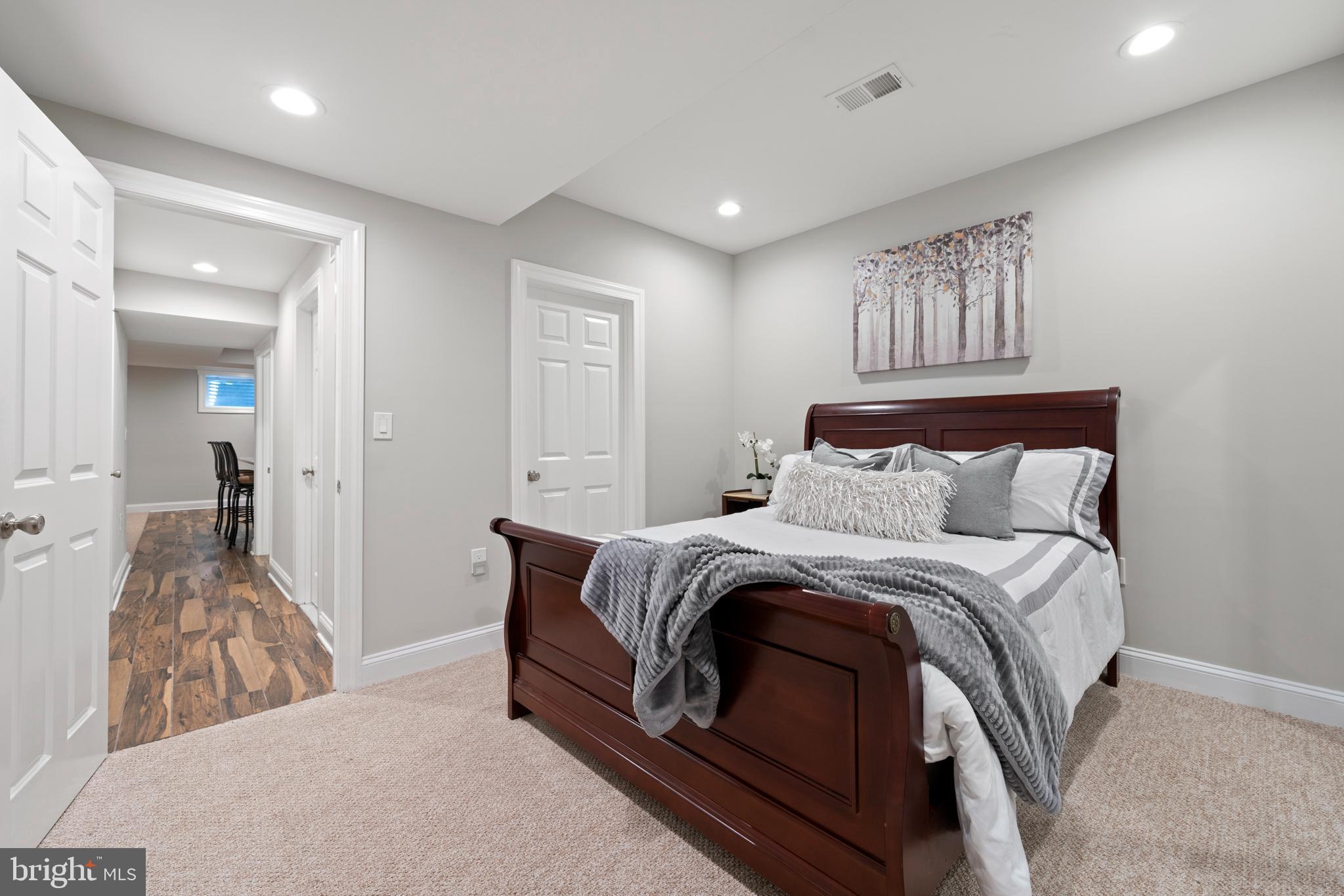 DARNESTOWN OUTSIDE - Residential