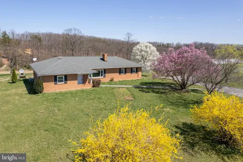 700 Bloomery Pike, Cross Junction, VA MLS: VAFV2022362