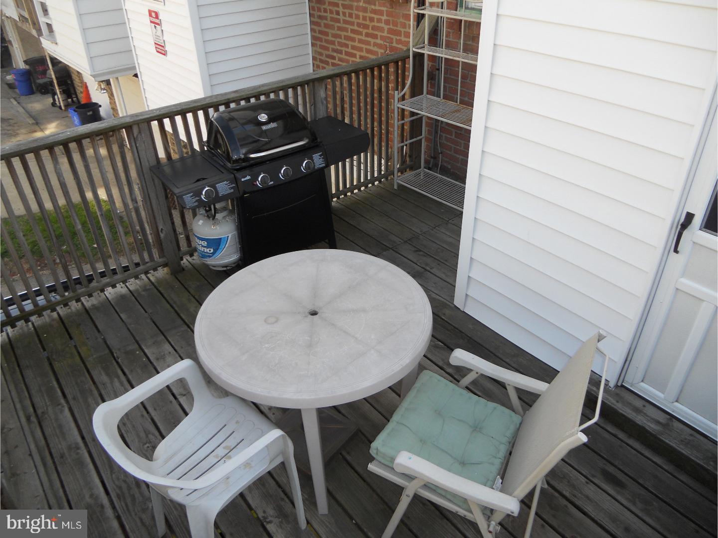 EAST FALLS - Residential Lease