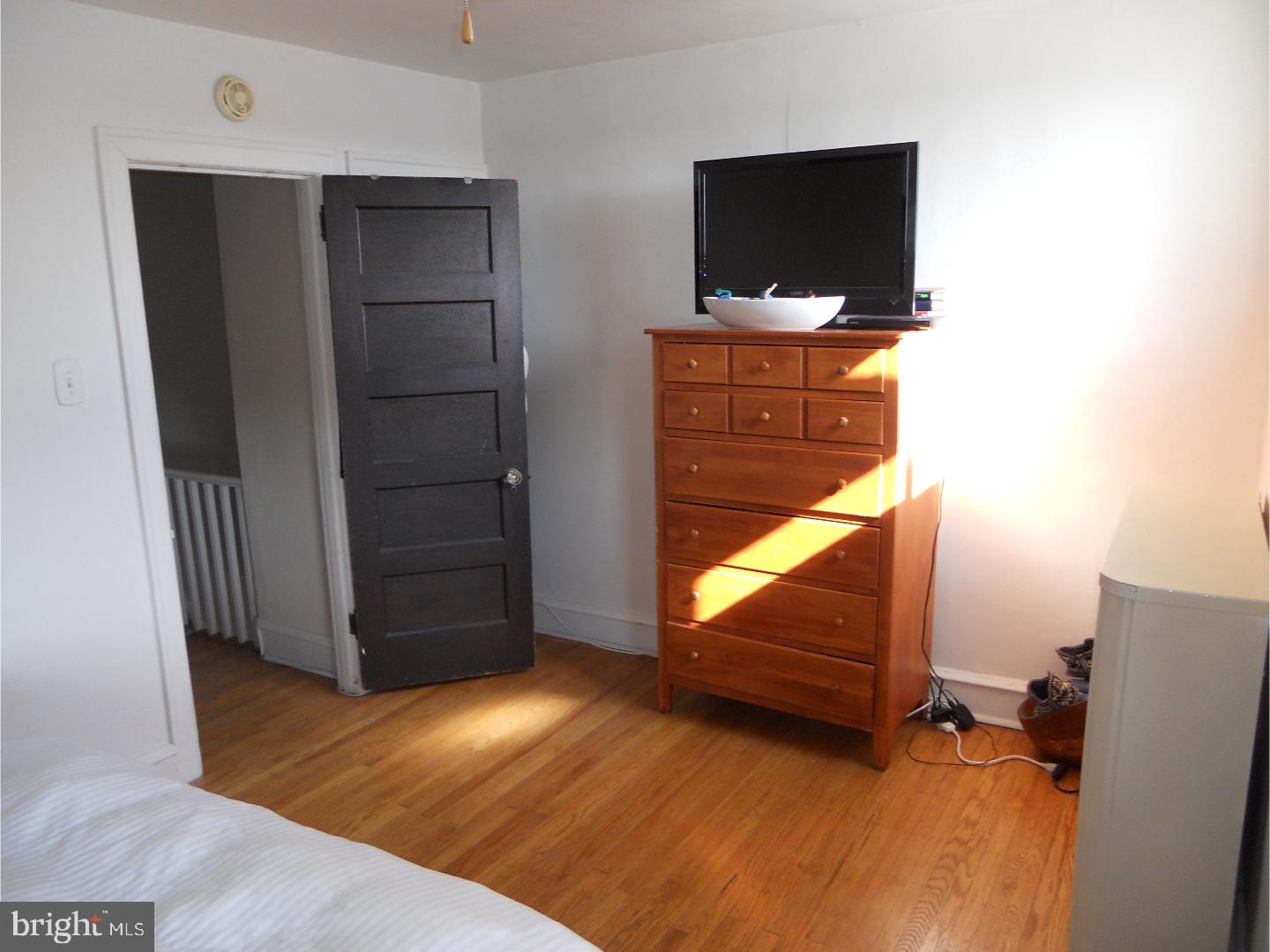 EAST FALLS - Residential Lease