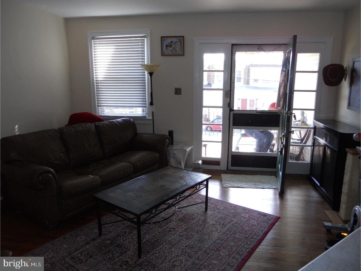 EAST FALLS - Residential Lease