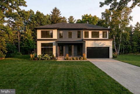 Photo of 1339 Macbeth Street, MCLEAN, VA 22102 (MLS # VAFX2338660)