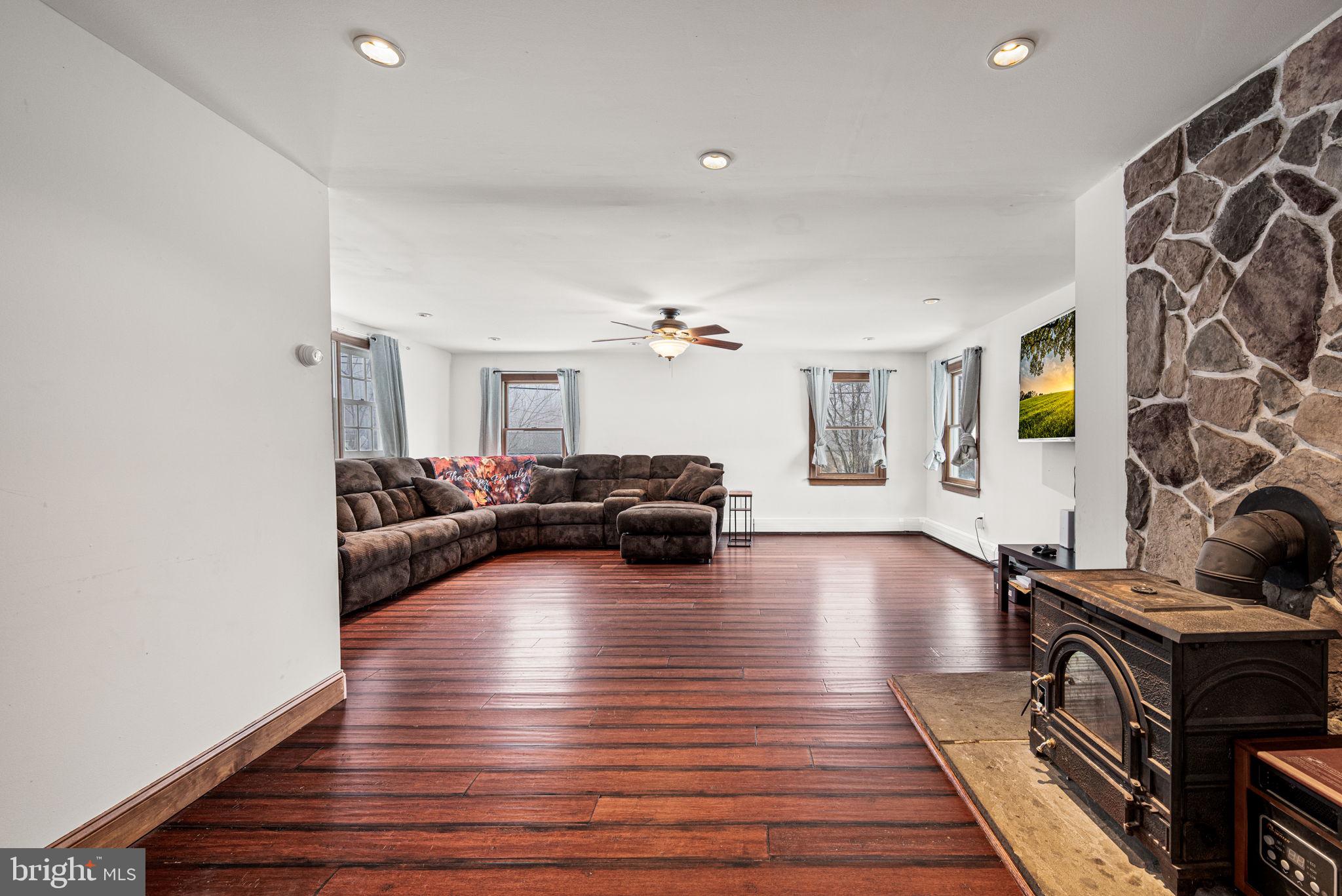 LANMARK FARMS - Residential