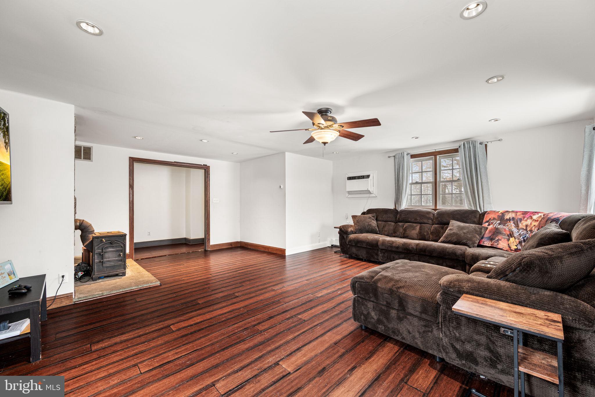 LANMARK FARMS - Residential