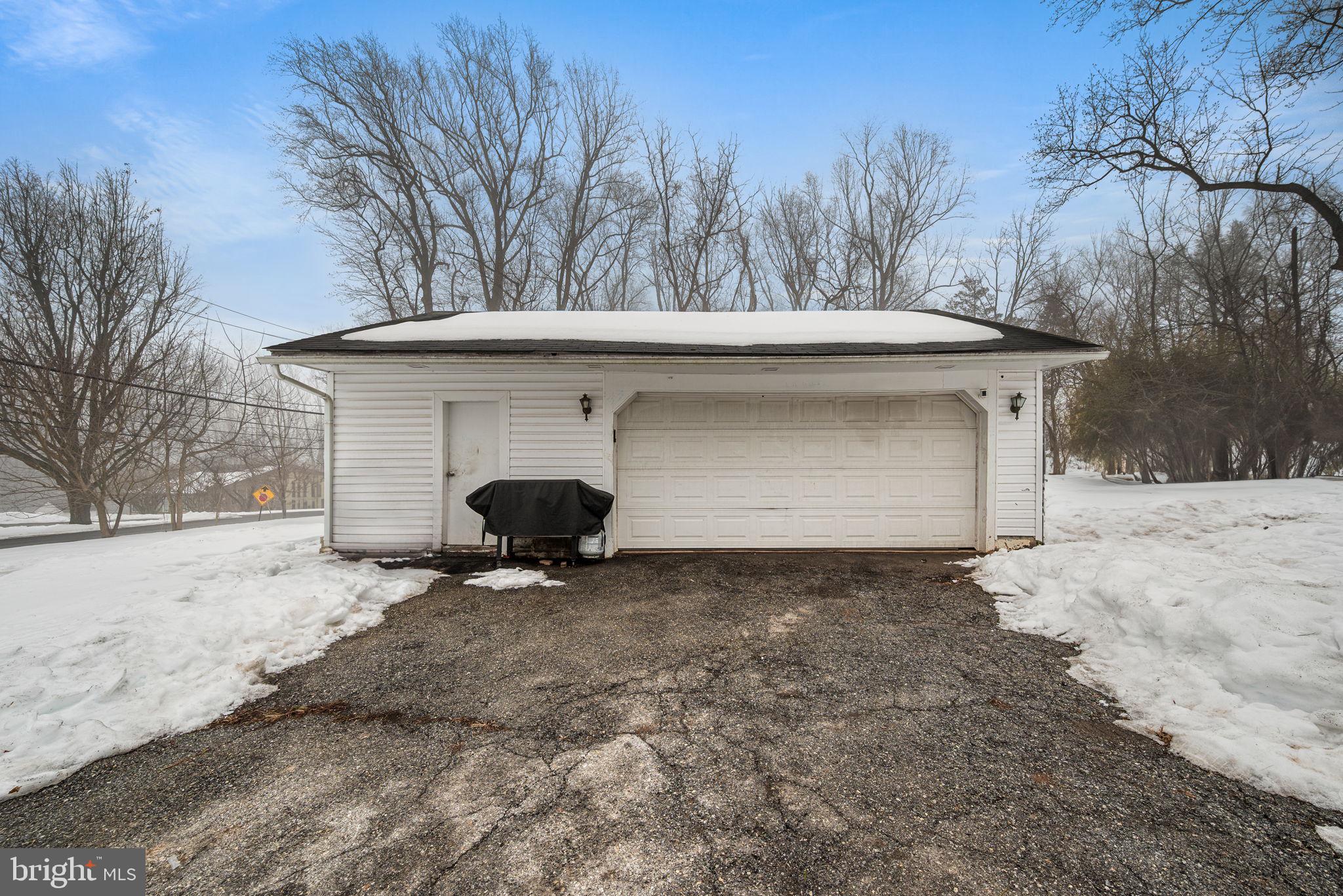 LANMARK FARMS - Residential