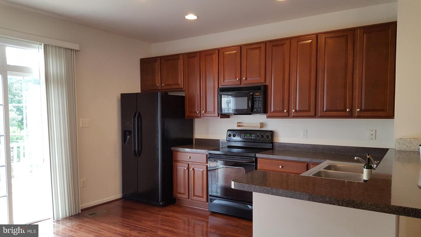 PINEY ORCHARD - Residential Lease