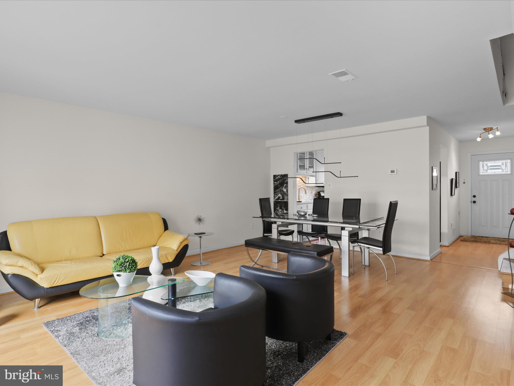 SARATOGA TOWNHOUSES - Residential