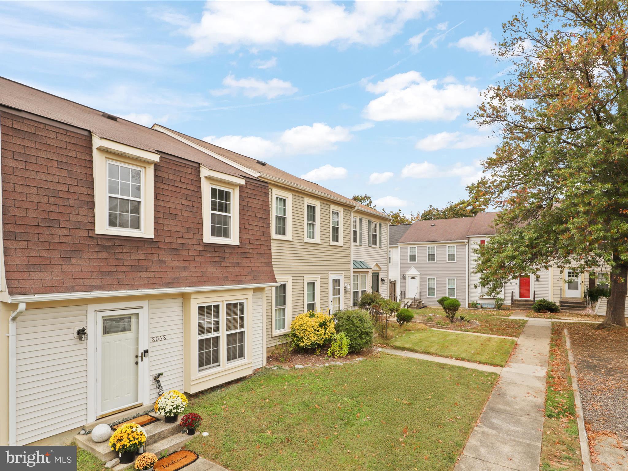 SARATOGA TOWNHOUSES - Residential