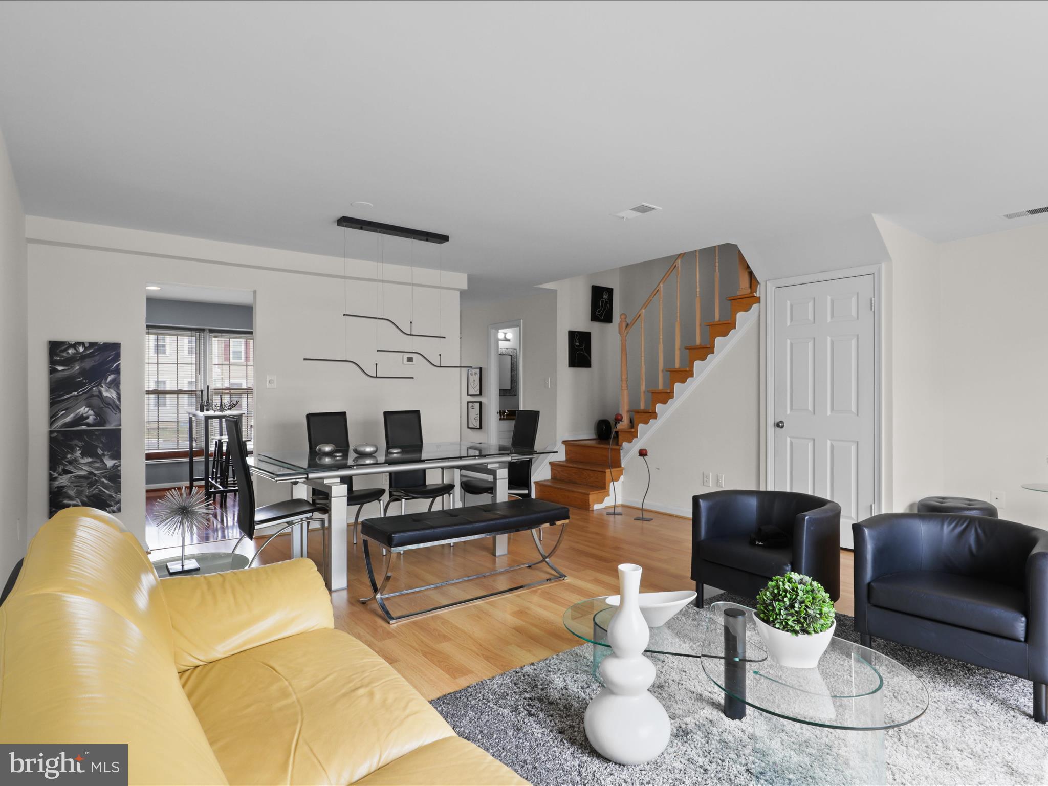 SARATOGA TOWNHOUSES - Residential