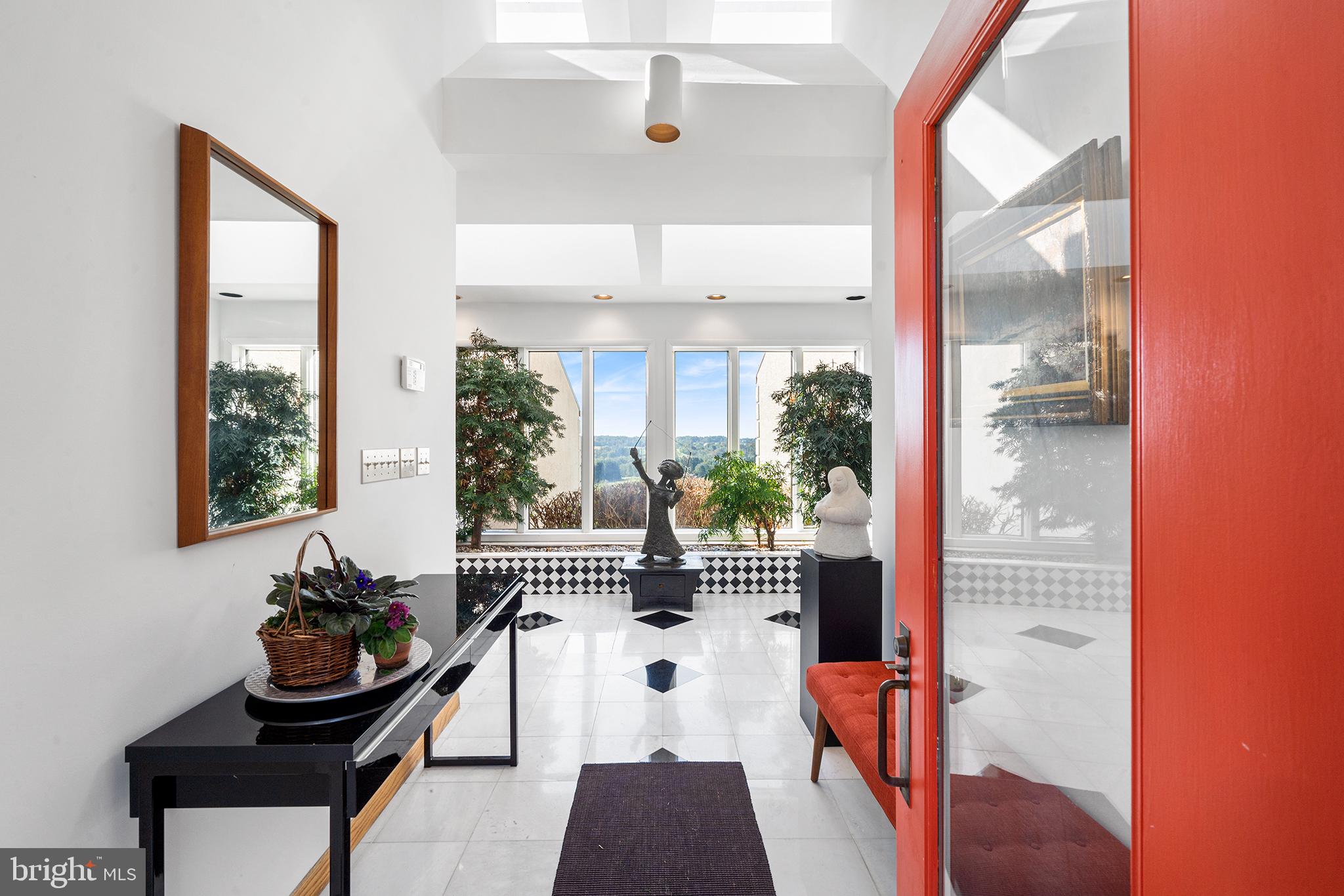 NOB HILL - Residential