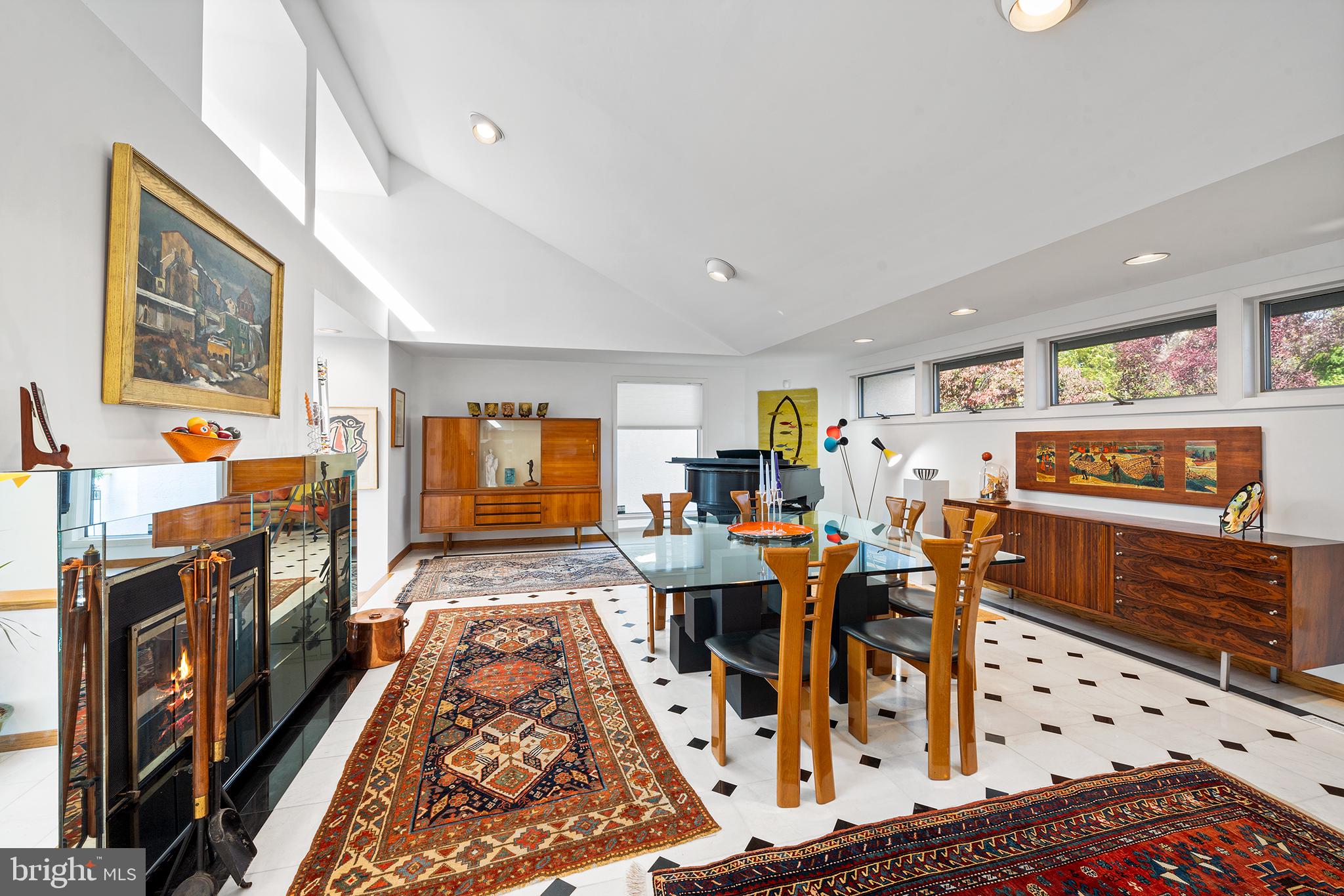 NOB HILL - Residential