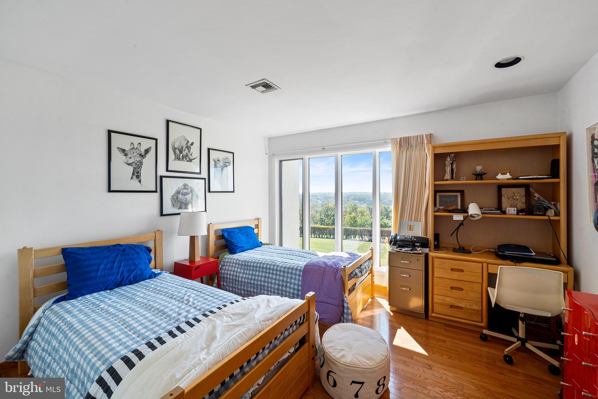 NOB HILL - Residential