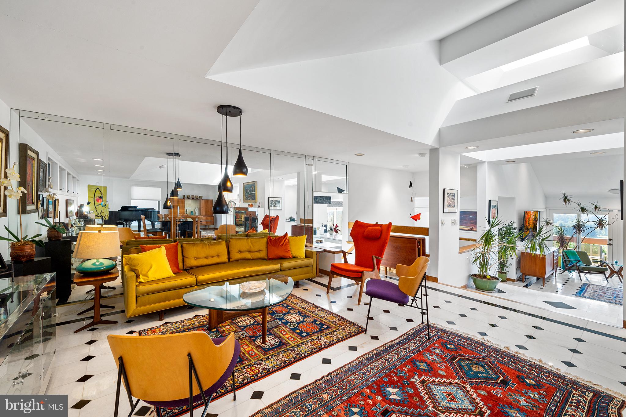 NOB HILL - Residential