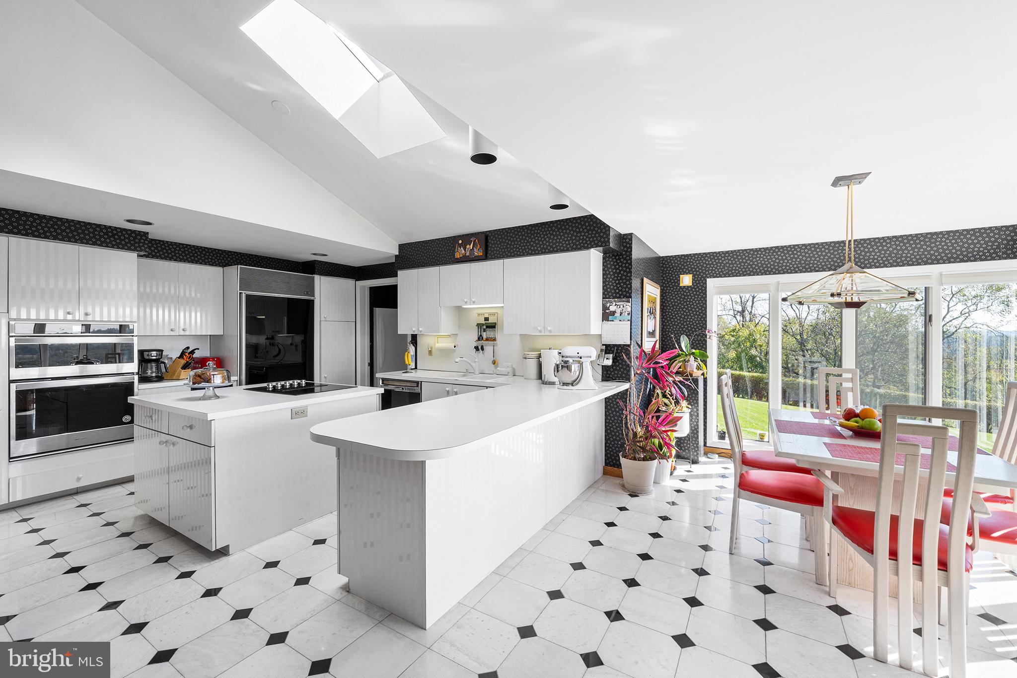 NOB HILL - Residential