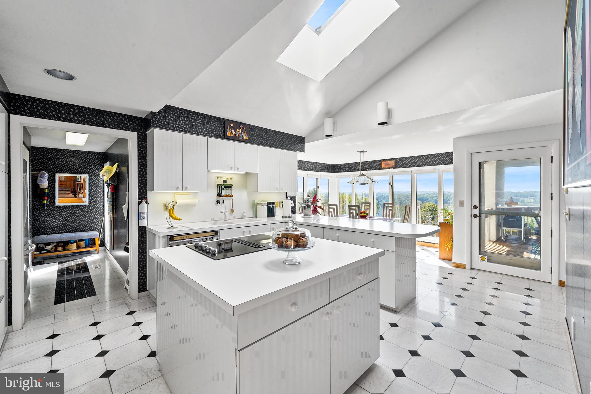 NOB HILL - Residential