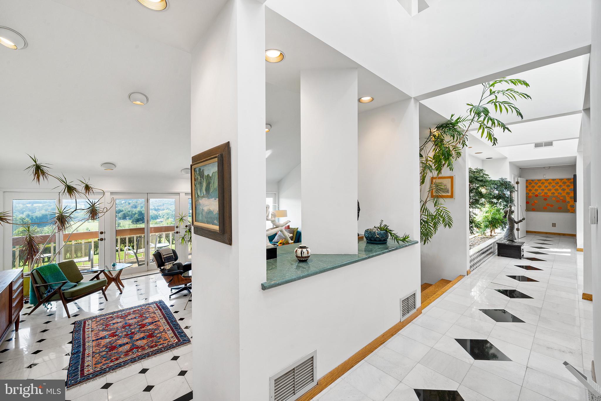 NOB HILL - Residential