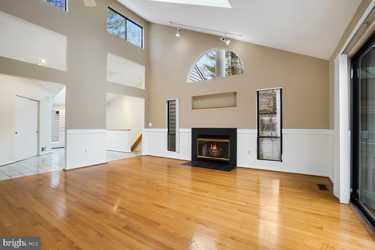 RESTON - Residential