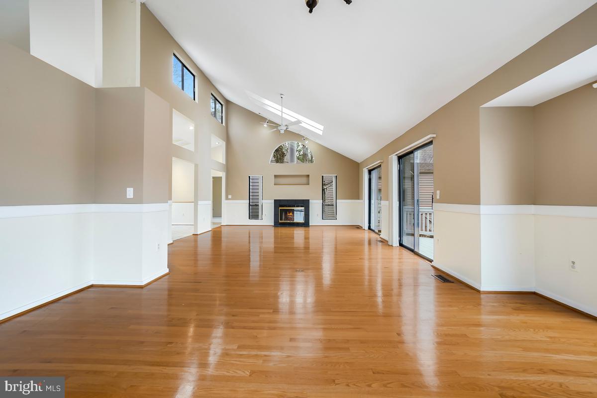 RESTON - Residential