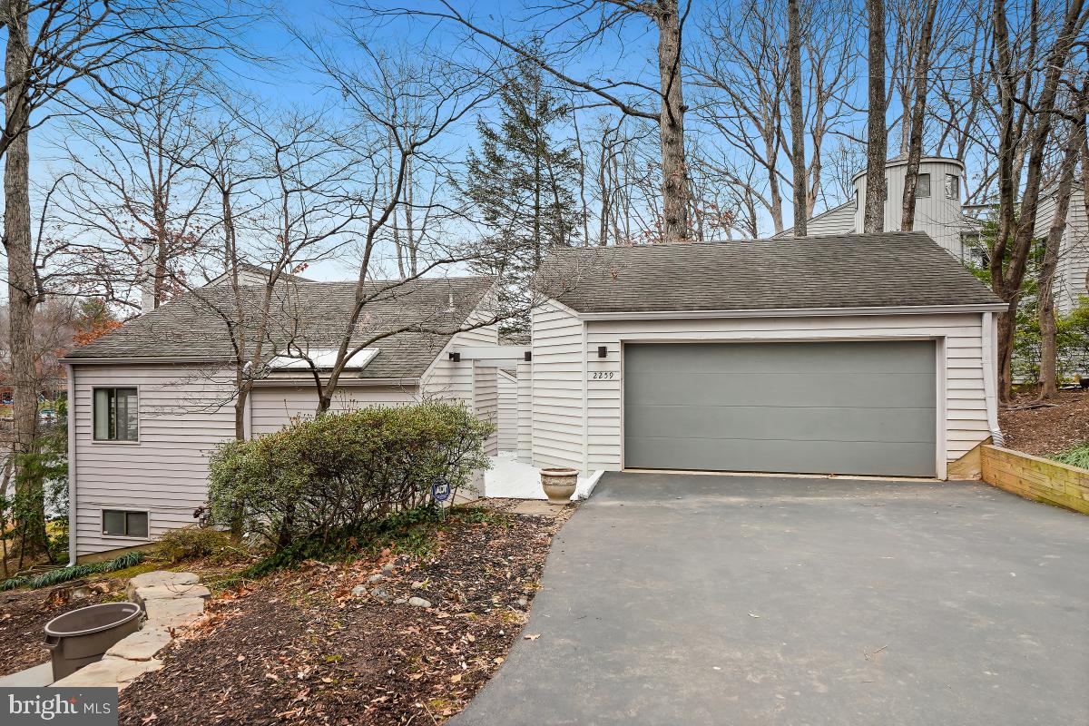 RESTON - Residential