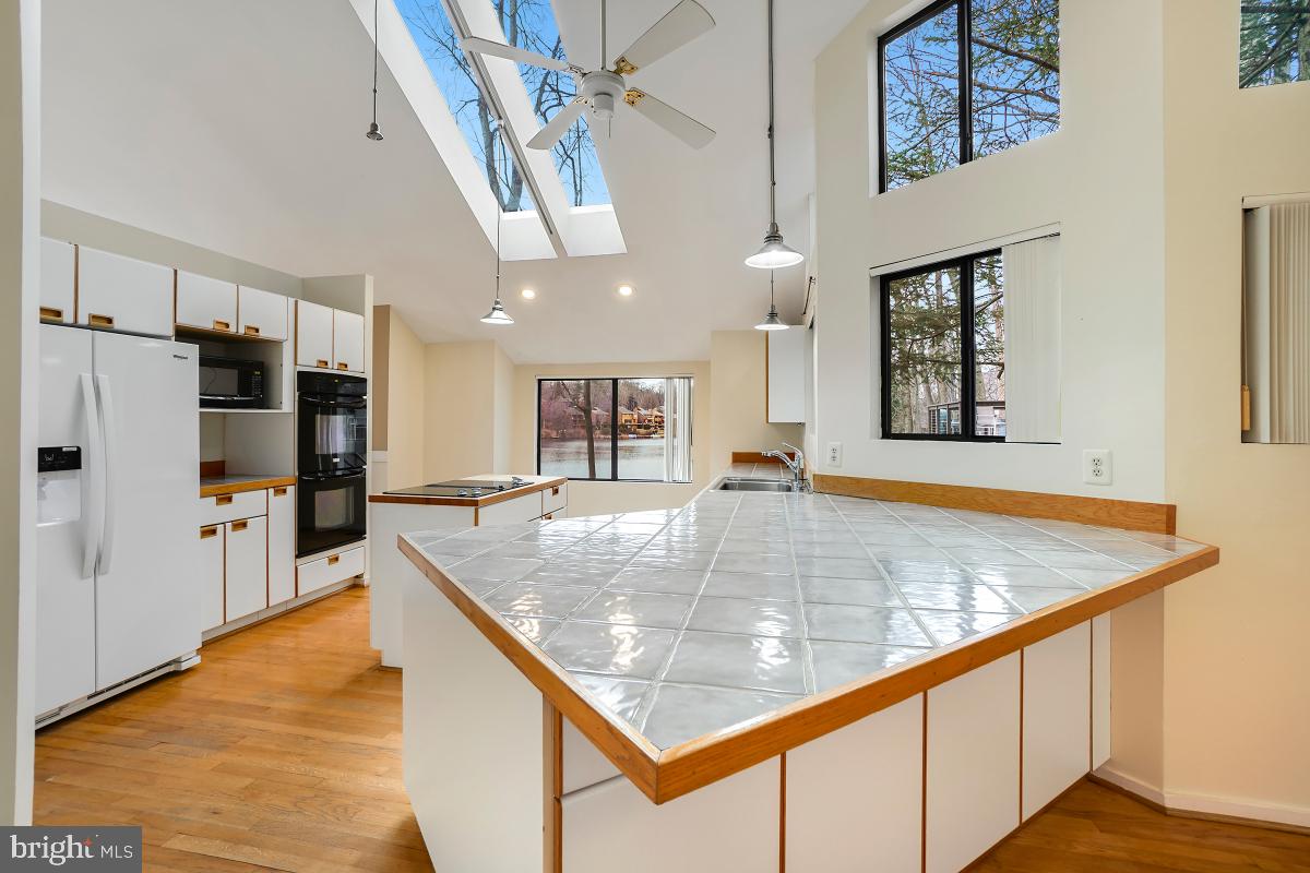 RESTON - Residential