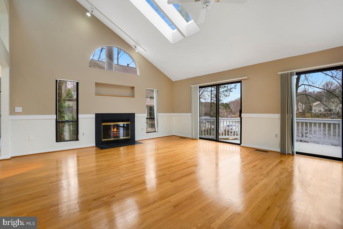 RESTON - Residential