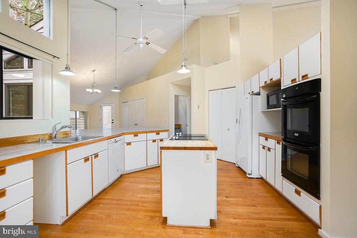 RESTON - Residential