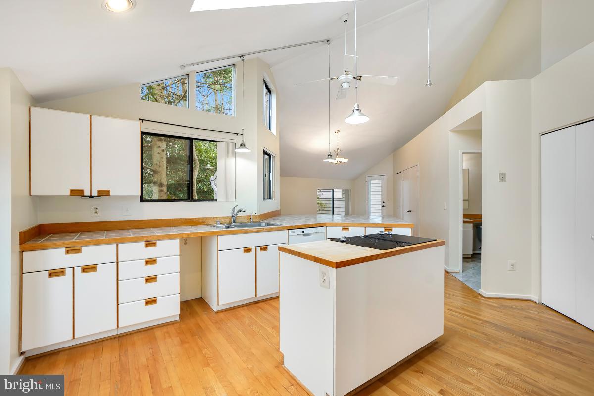 RESTON - Residential