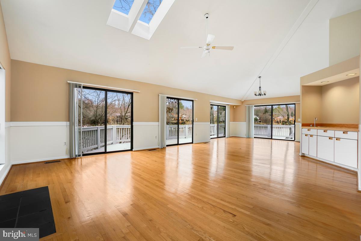 RESTON - Residential