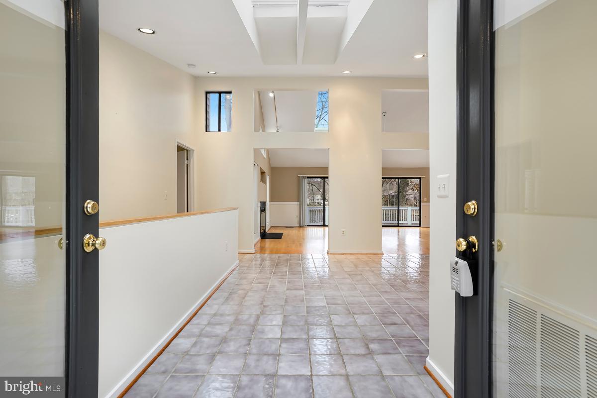 RESTON - Residential