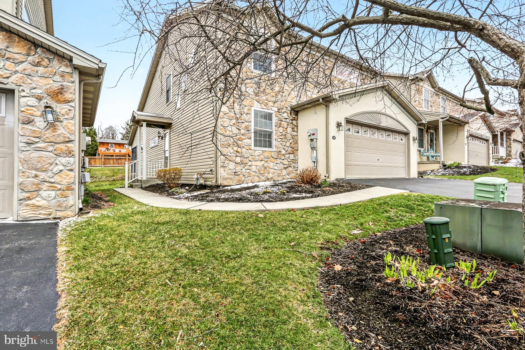 112 HOLLY HILLS DRIVE