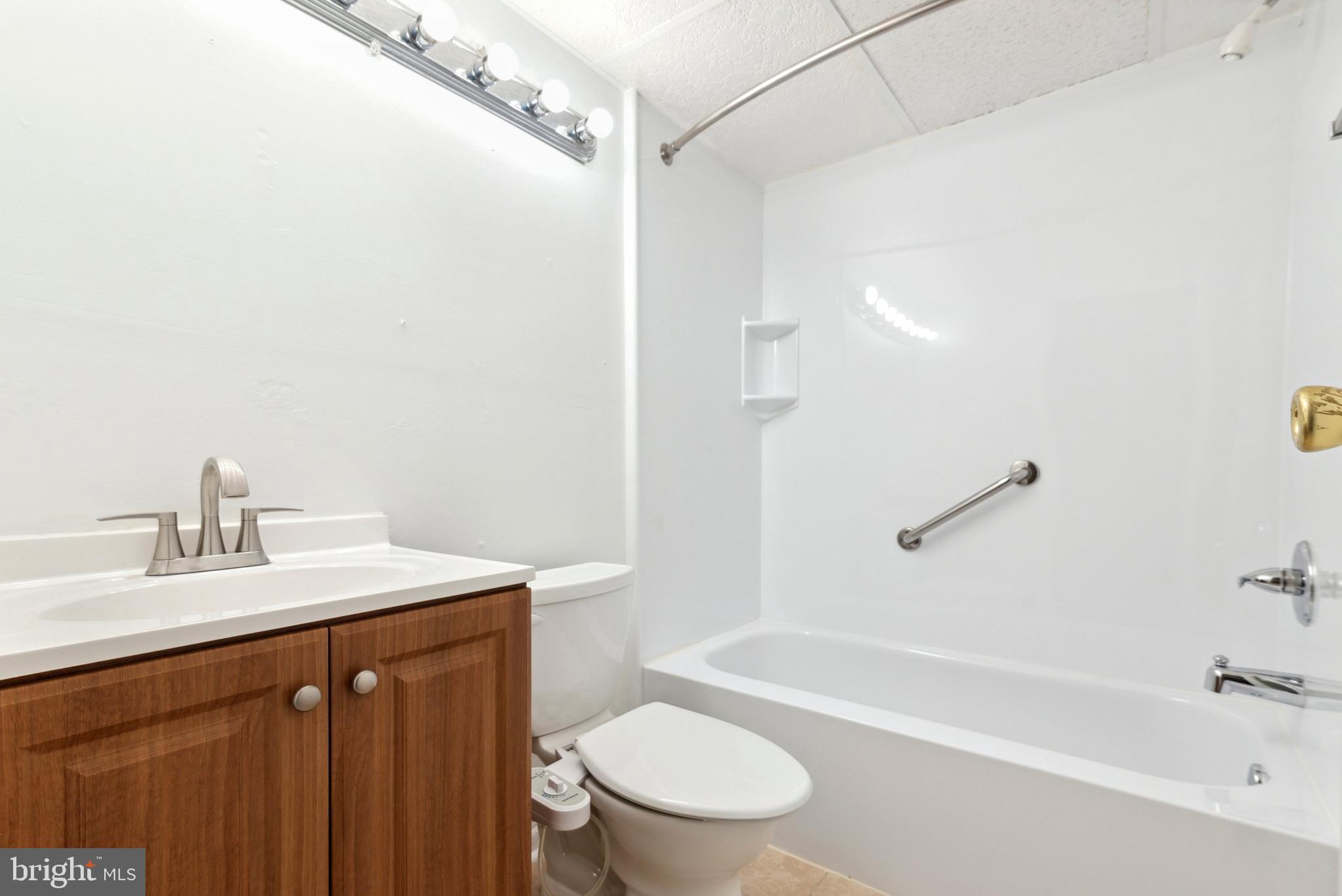 HAVERFORD HILL - Residential