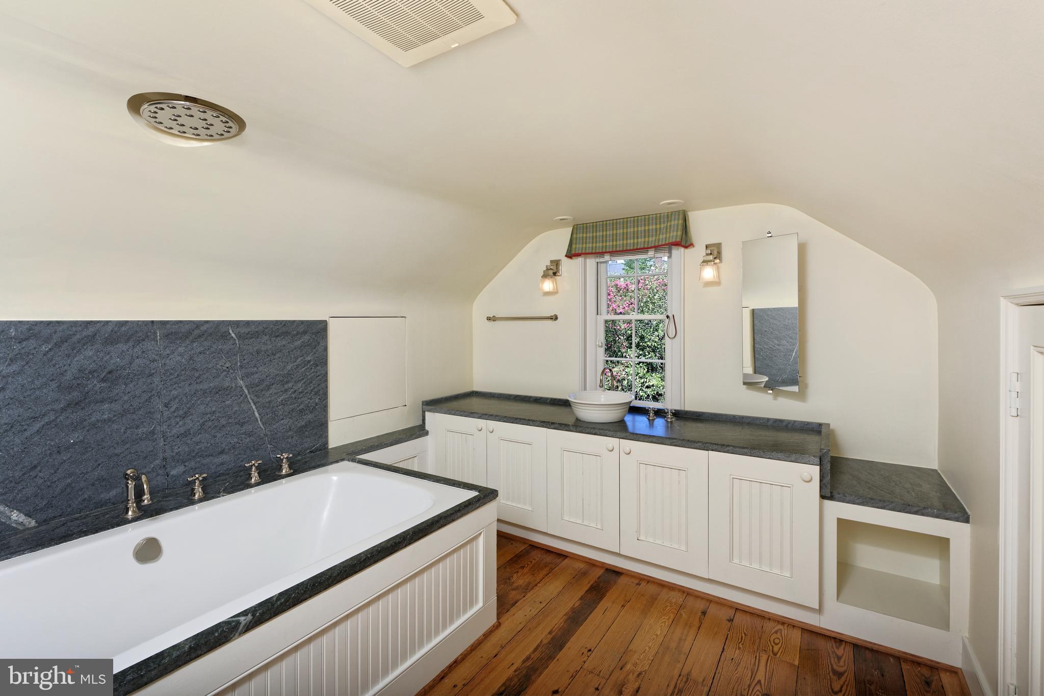 OLD TOWN - Residential