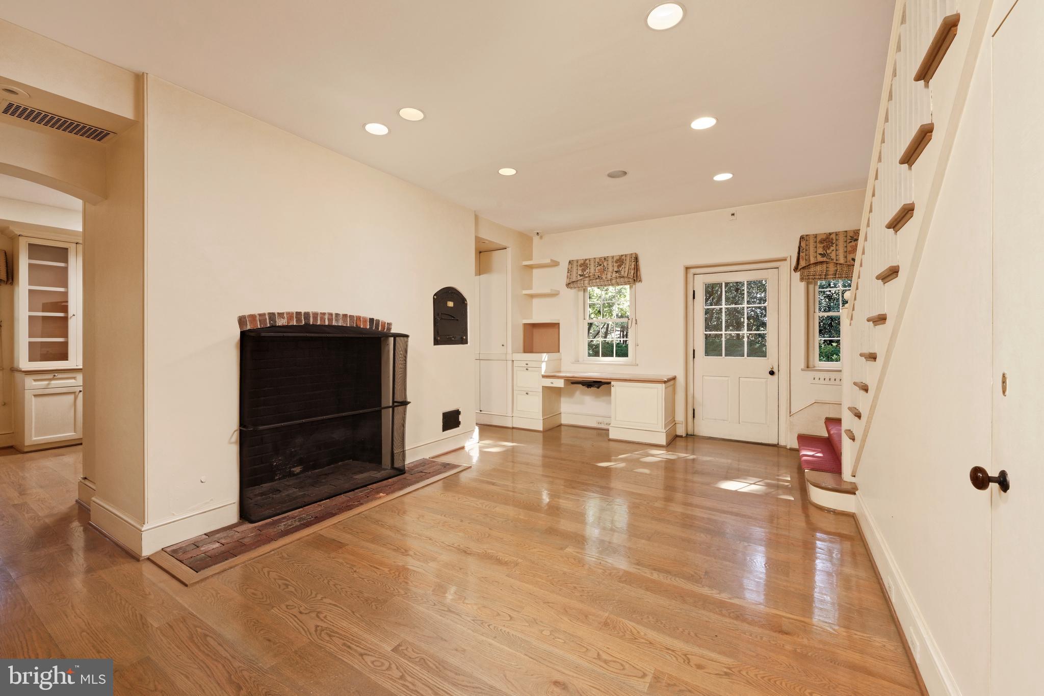 OLD TOWN - Residential