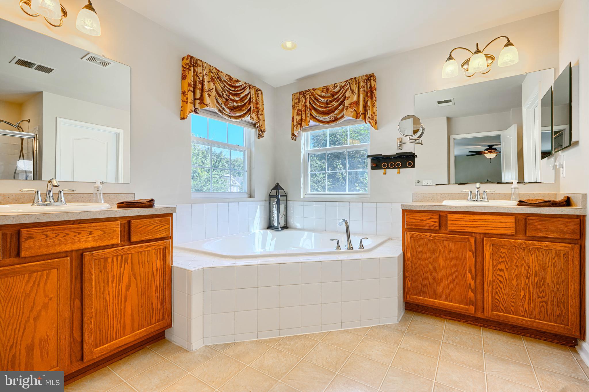 TANYARD SPRINGS - Residential