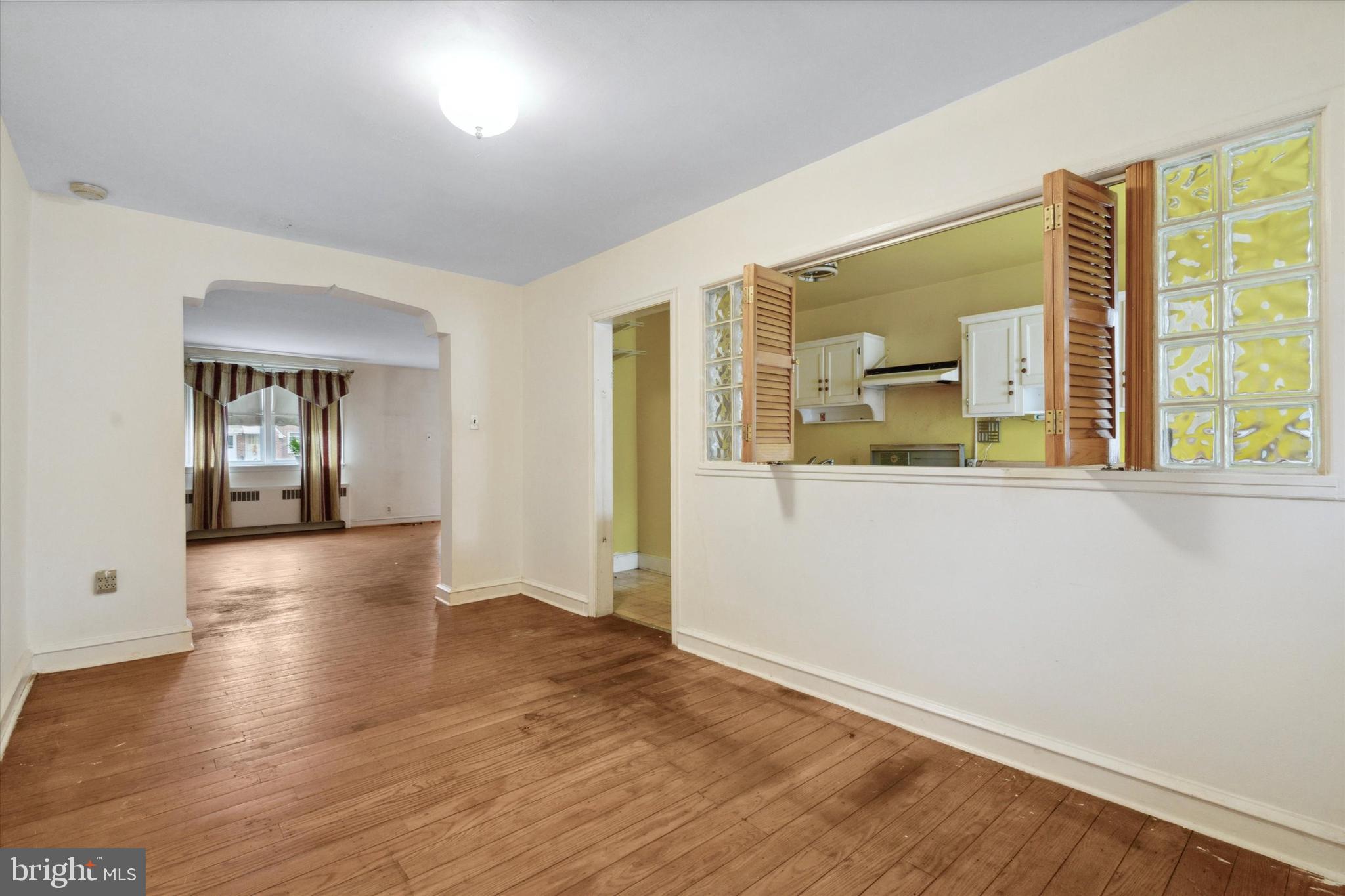 OXFORD CIRCLE - Residential