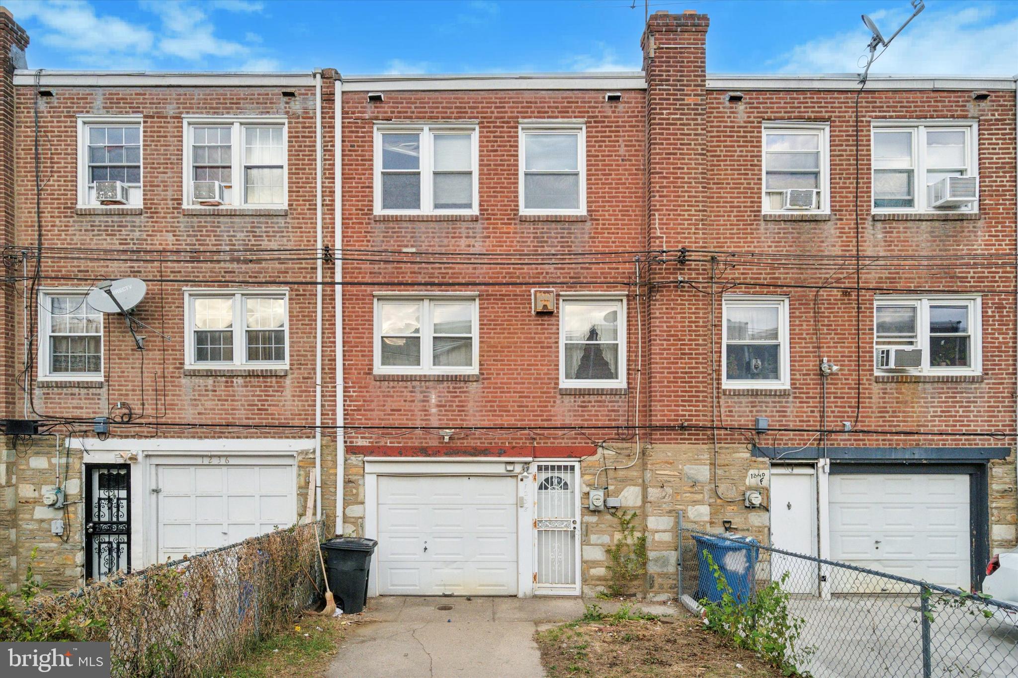 OXFORD CIRCLE - Residential