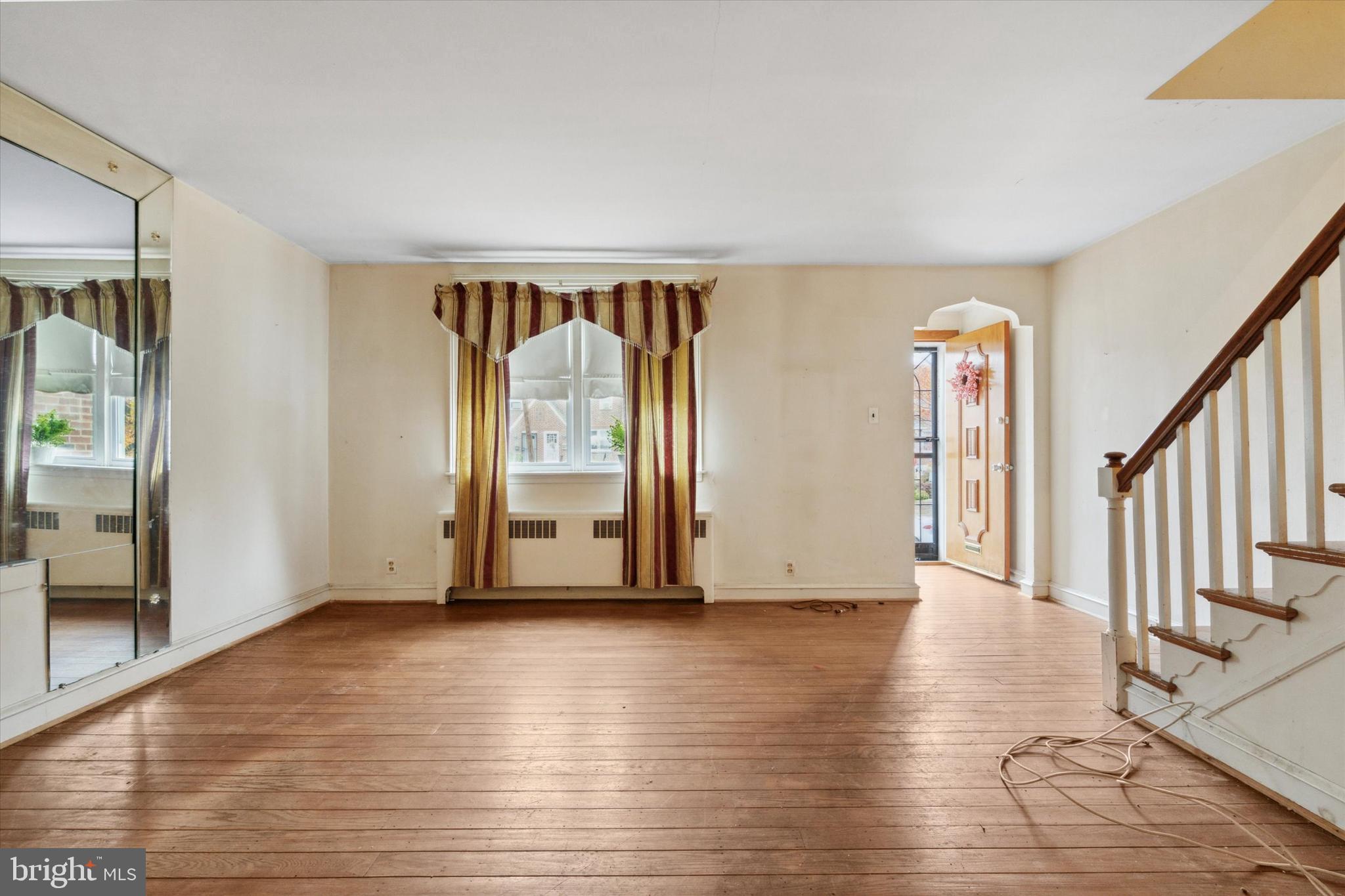 OXFORD CIRCLE - Residential