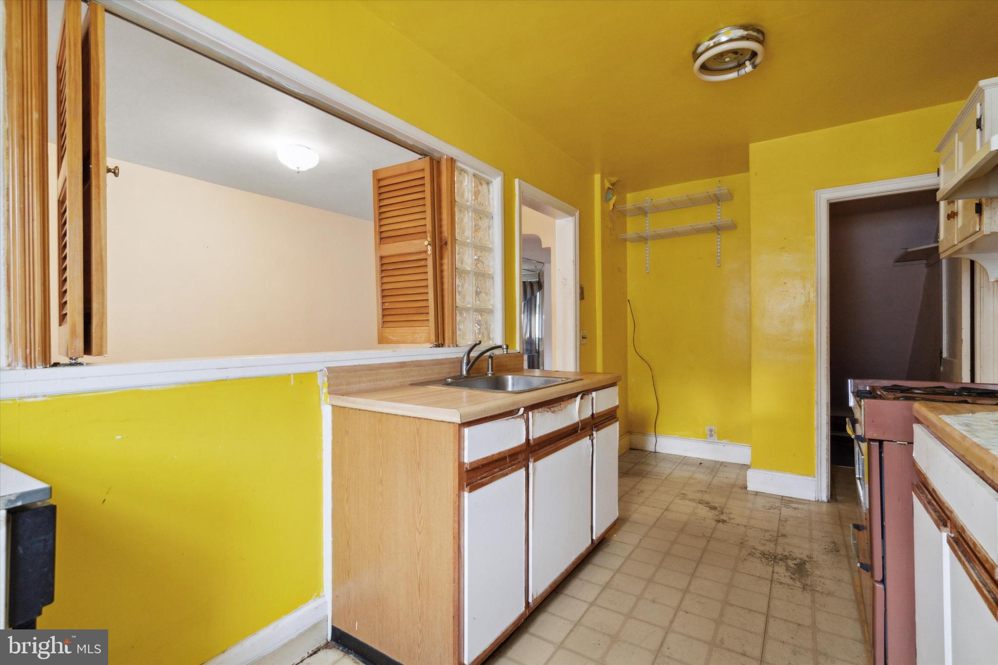 OXFORD CIRCLE - Residential