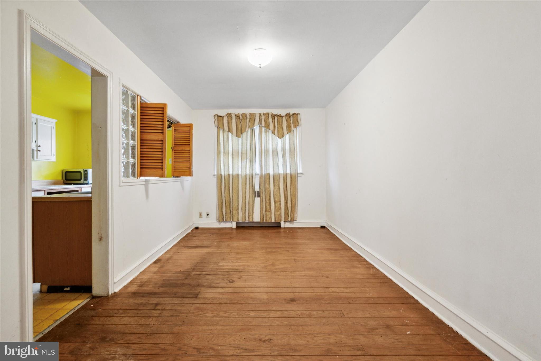 OXFORD CIRCLE - Residential