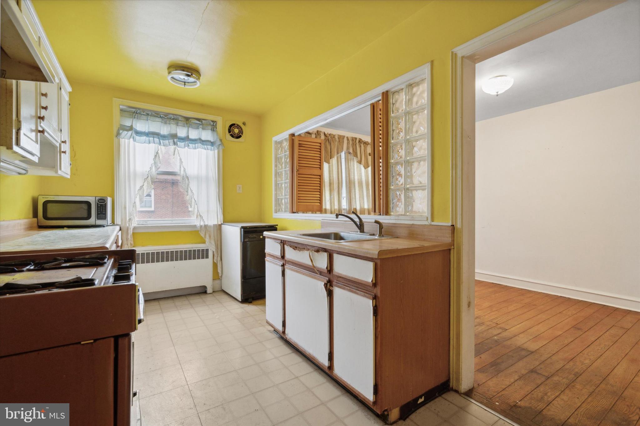 OXFORD CIRCLE - Residential