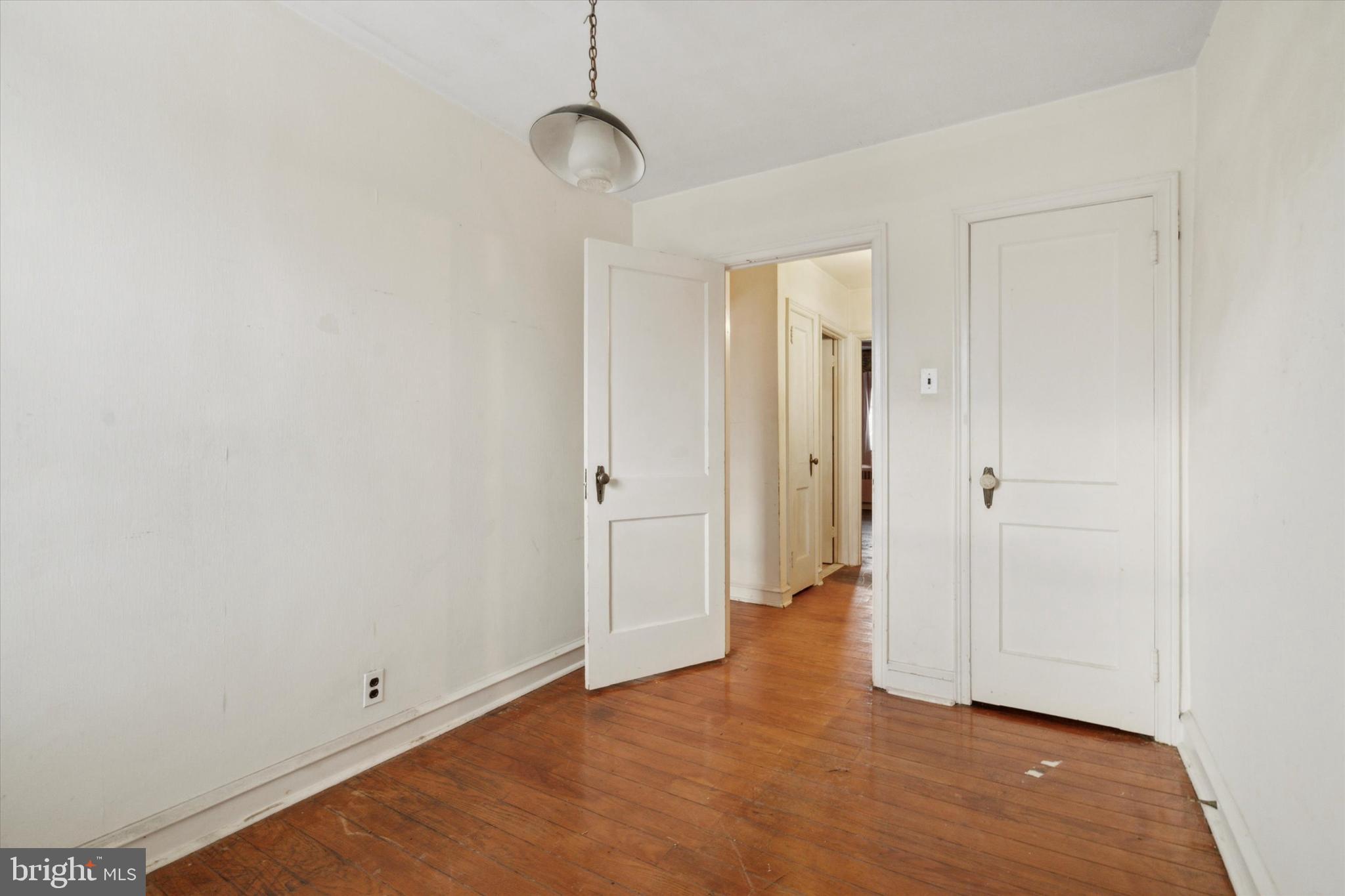 OXFORD CIRCLE - Residential