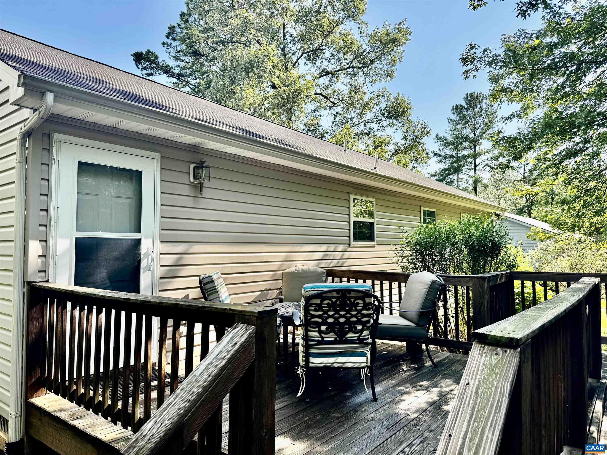 LAKE MONTICELLO - Residential