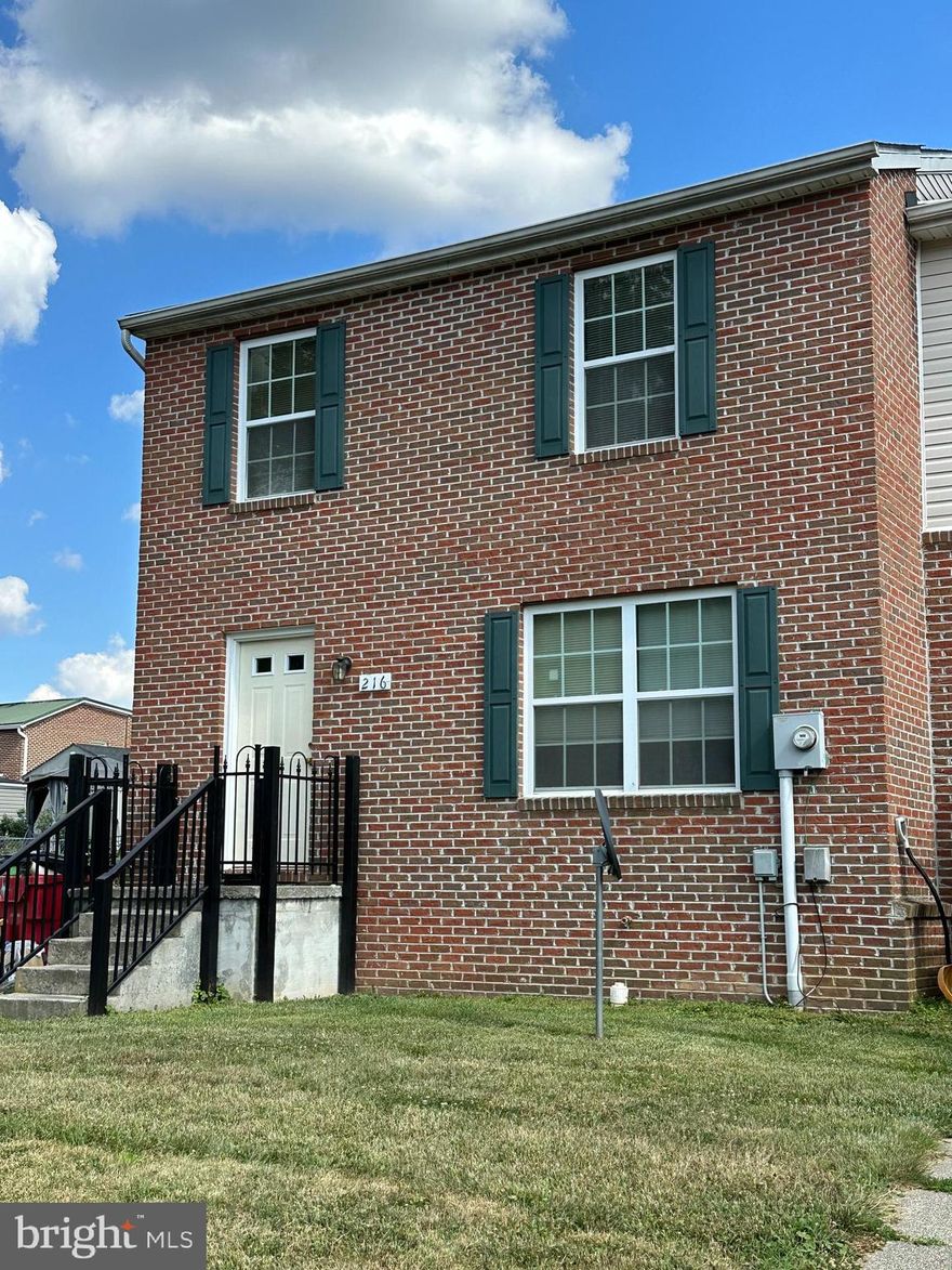 Very spacious duplex located close to MD/VA corridors and all the in town convivences.  Property features three bedrooms with two and a half baths with hardwood flooring, new premium vinyl flooring, separate dining room, office (which could be used as a fourth bedroom if needed), spacious deck, and more.