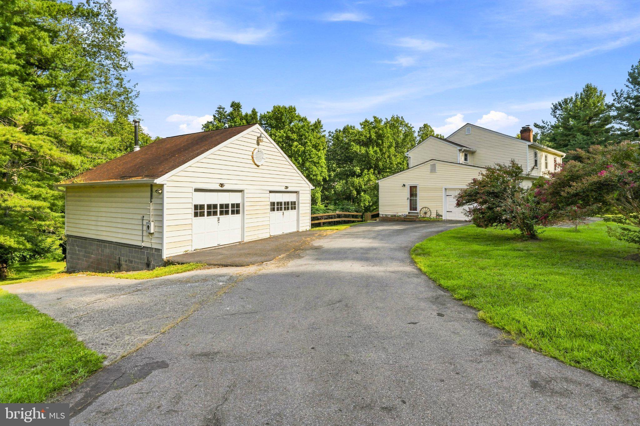26135 VIEWLAND DRIVE