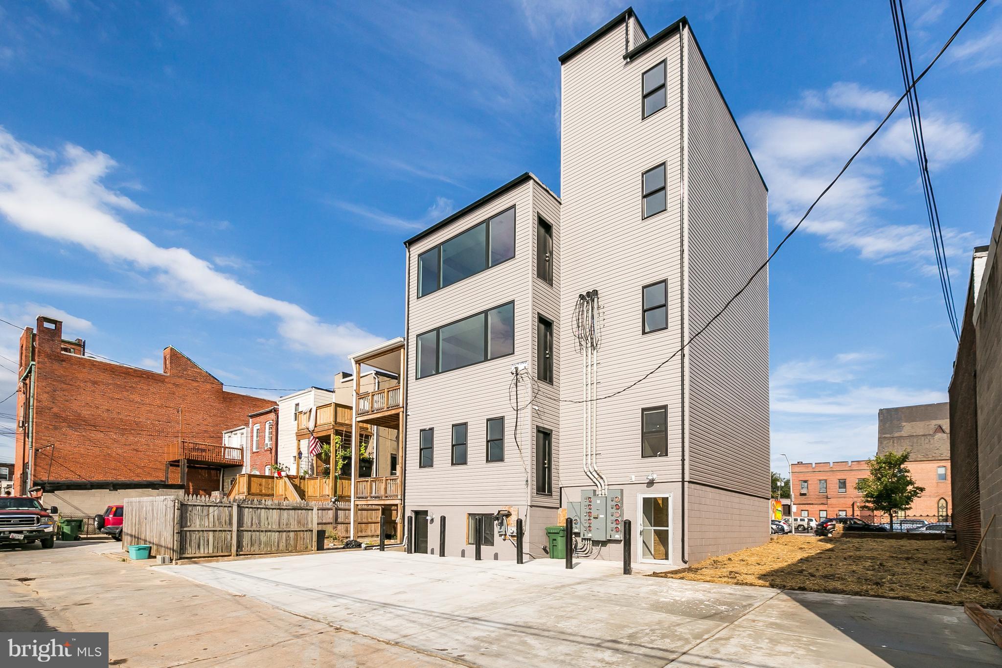 HIGHLANDTOWN - Residential Lease