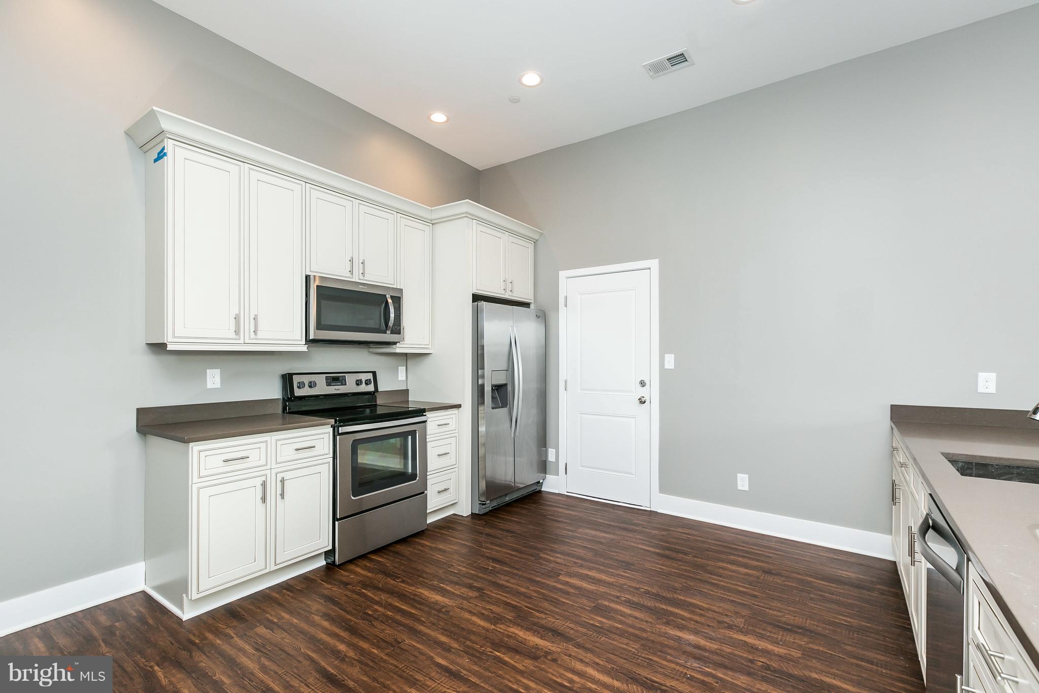 HIGHLANDTOWN - Residential Lease