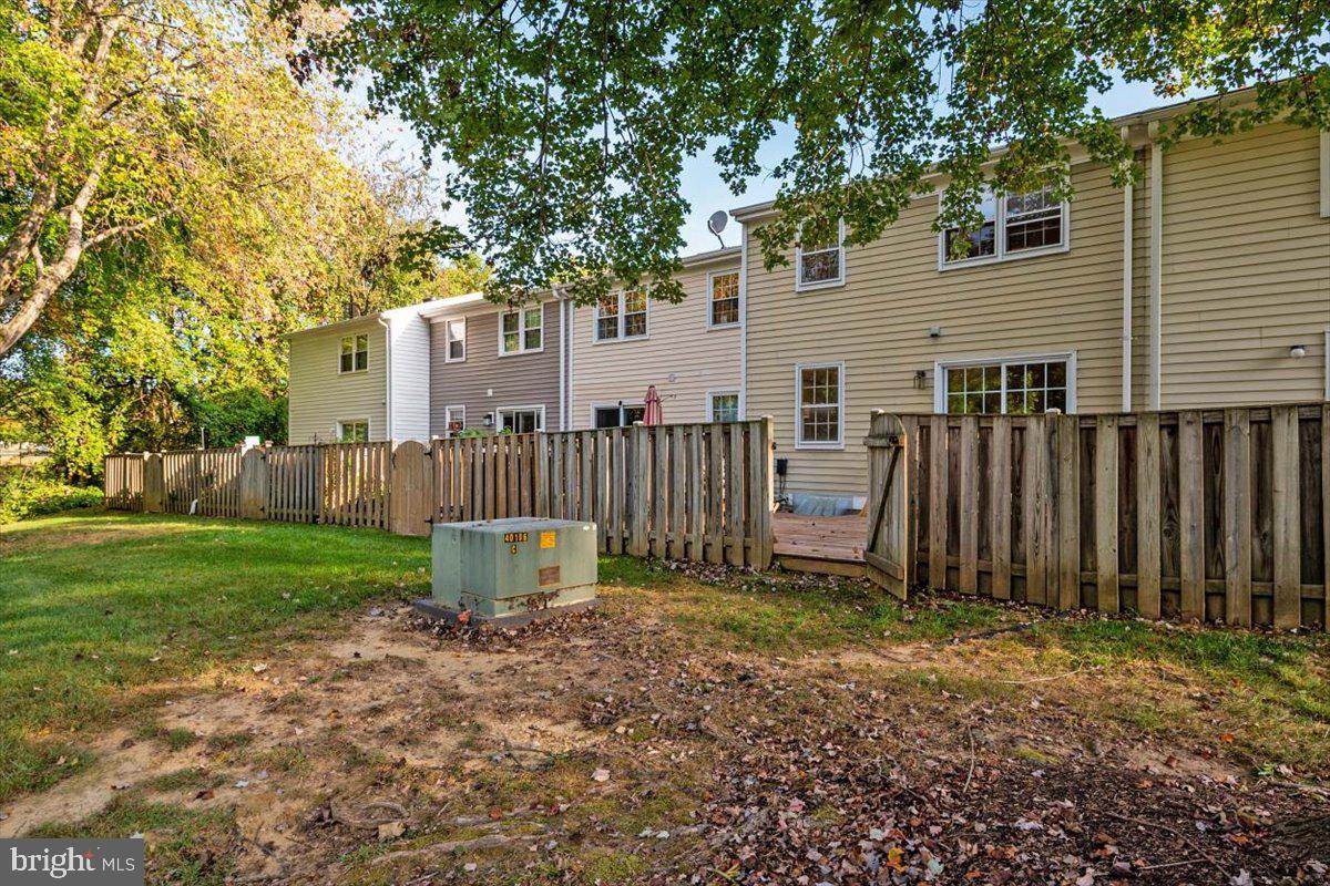 CROFTON SQUARE - Residential