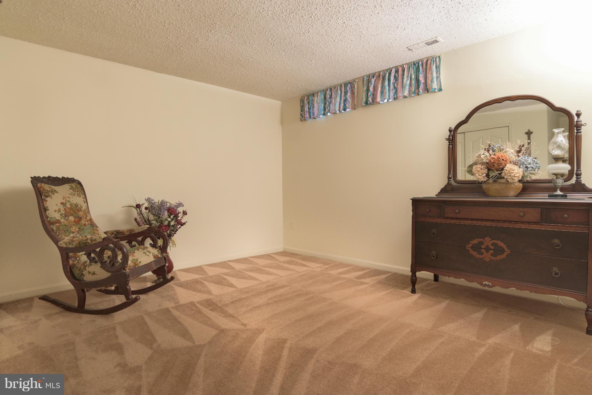 LIFESTYLE AT SULLY STATION - Residential